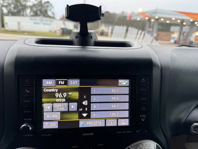 Used 2014 Jeep Wrangler Unlimited Sahara image 17