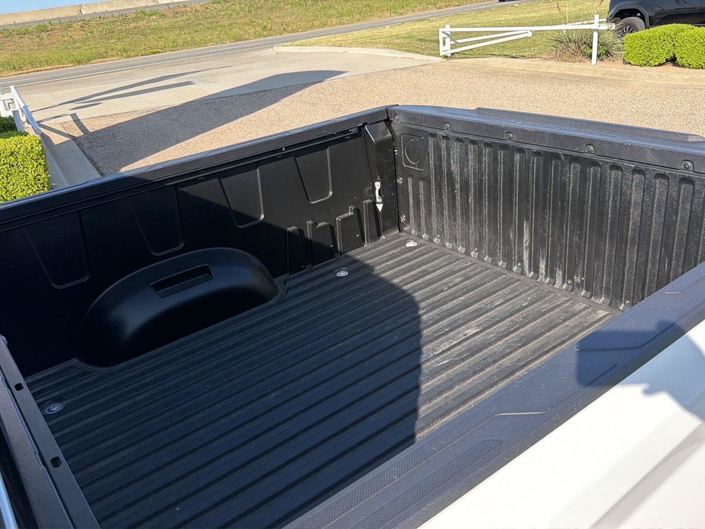 Used 2025 Toyota Tundra Limited AWD/4WD image 16