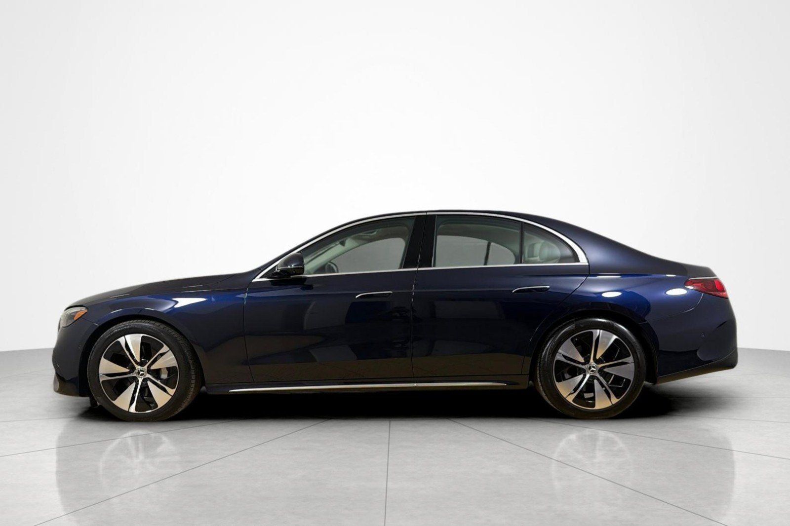 Used 2026 Mercedes-Benz E 350 Sedan image 2
