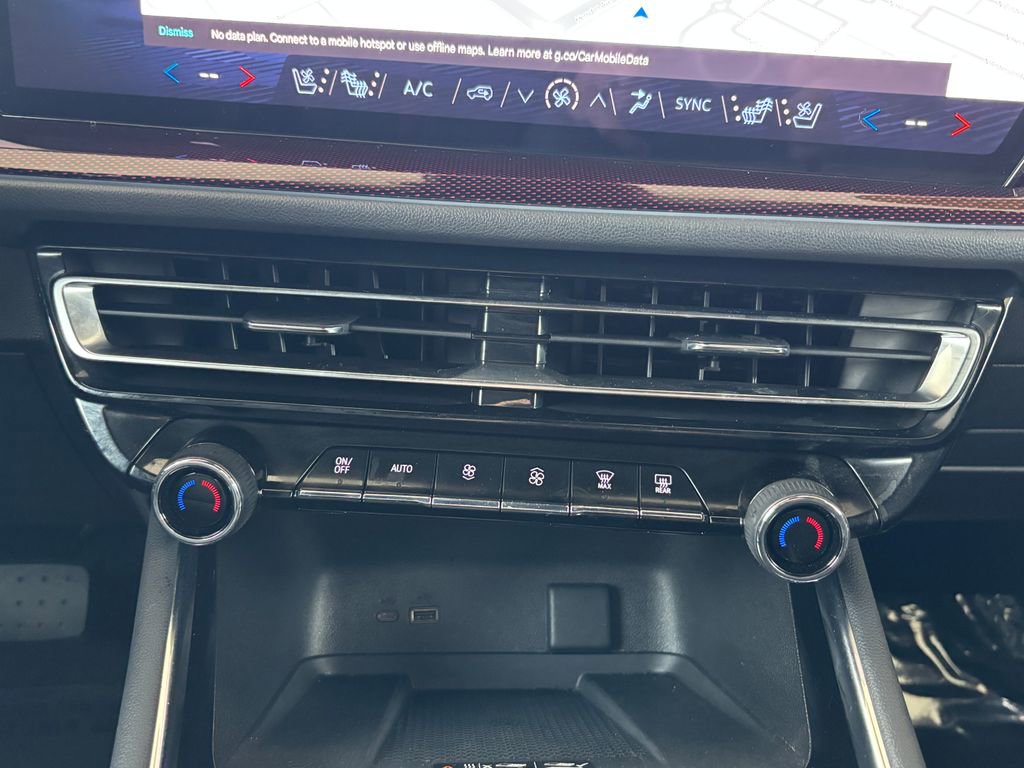 Used 2024 Chevrolet Traverse RS image 15