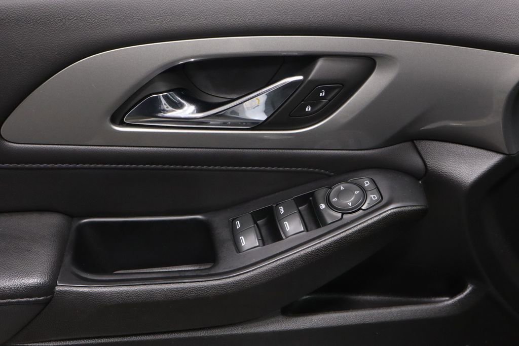 Used 2023 Chevrolet Traverse LT FWD image 22