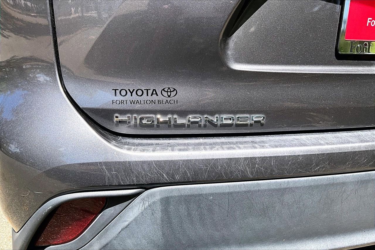 Used 2022 Toyota Highlander XLE image 27