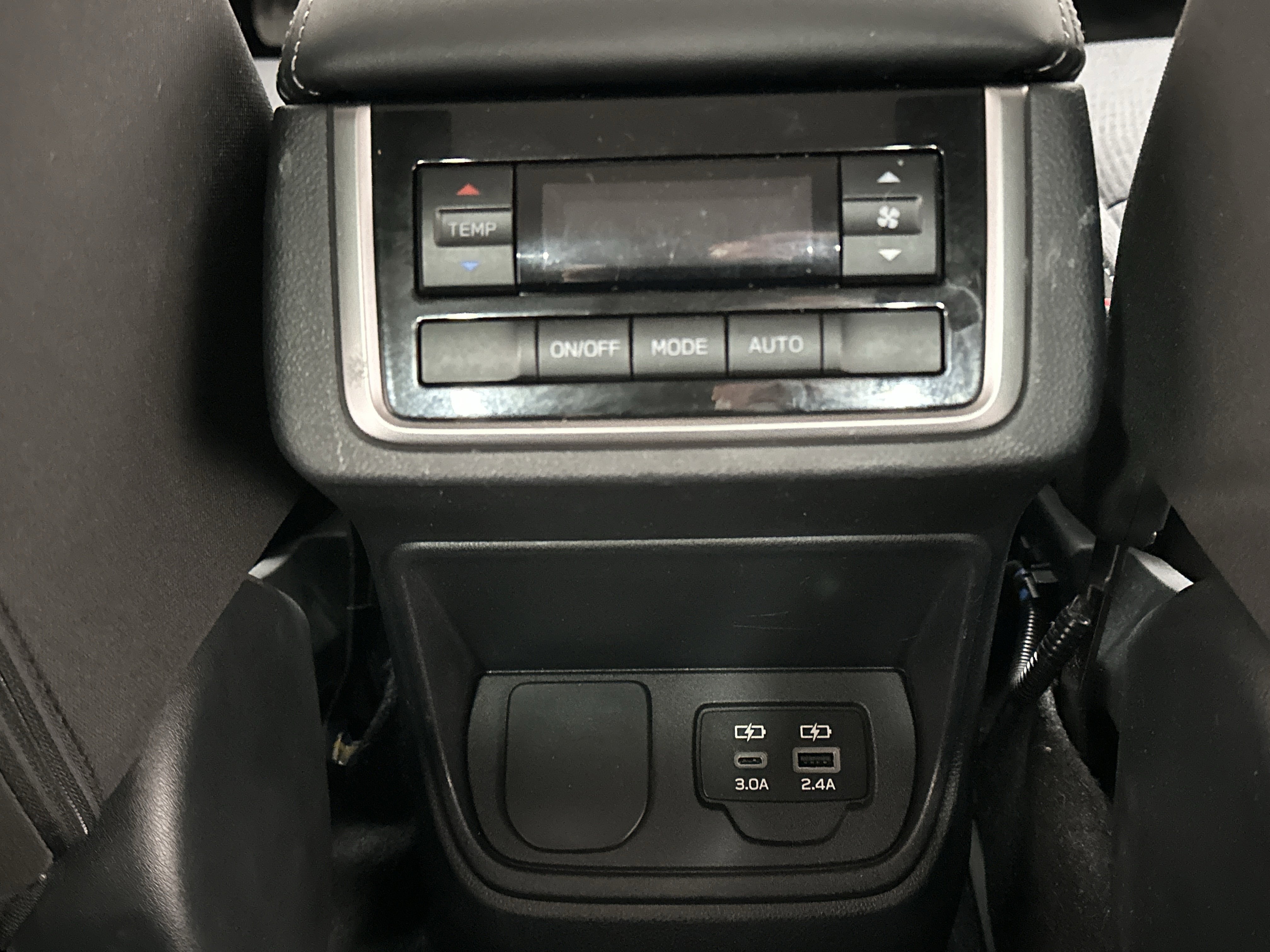 Used 2023 Subaru Ascent Premium w/ Convenience Package image 24