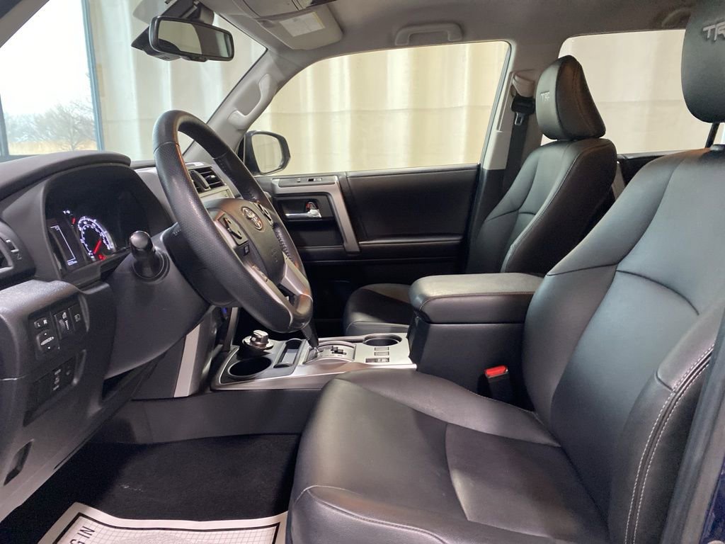 Used 2022 Toyota 4Runner TRD Sport AWD/4WD image 2