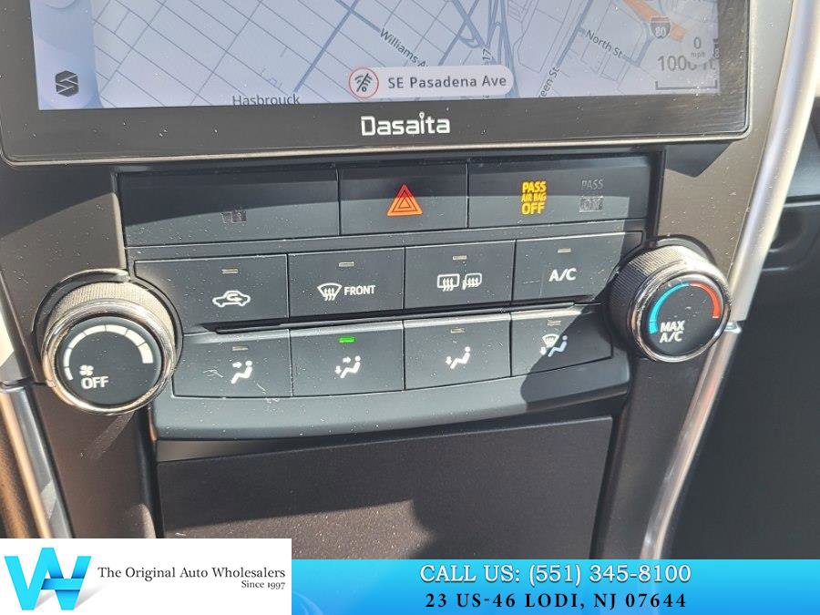 Used 2017 Toyota Camry SE image 21