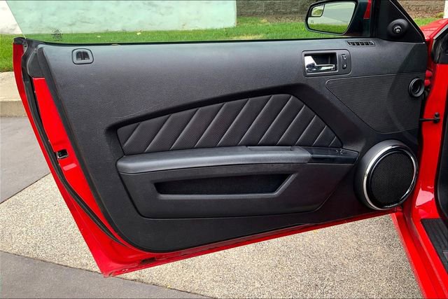 Used 2014 Ford Mustang Premium w/ Comfort Package image 22