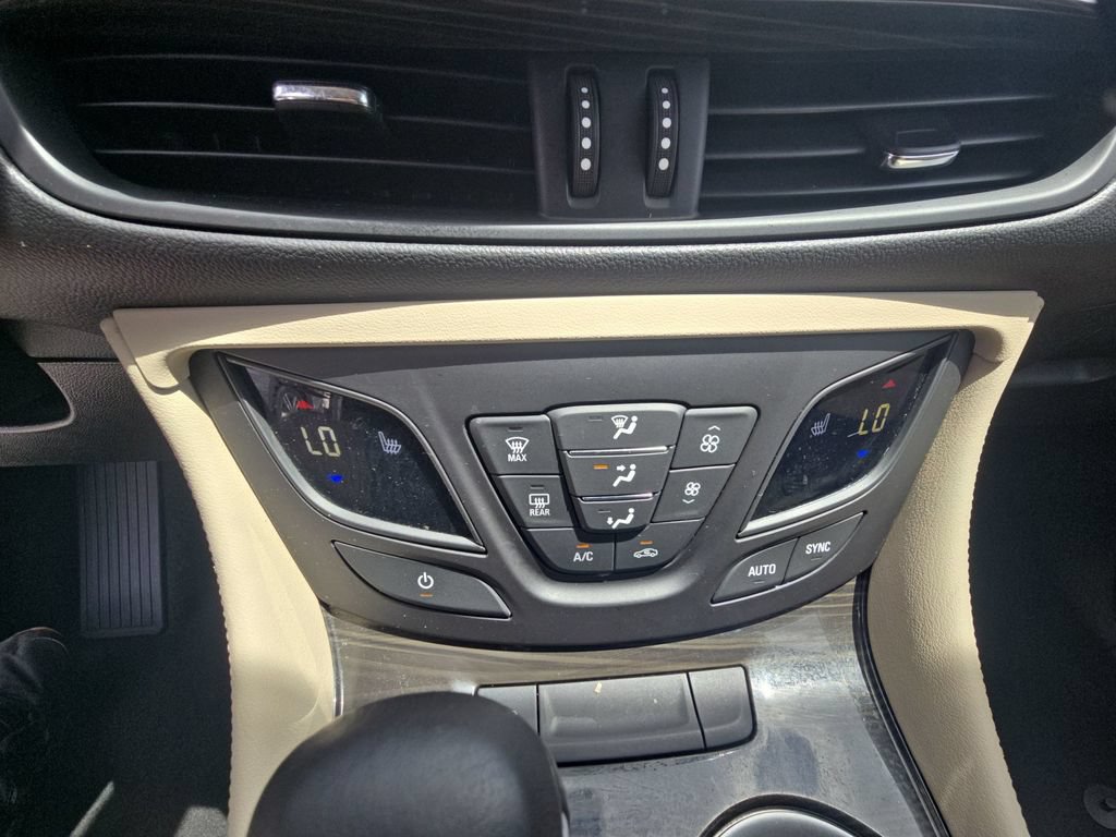 Used 2020 Buick Envision Essence FWD image 23