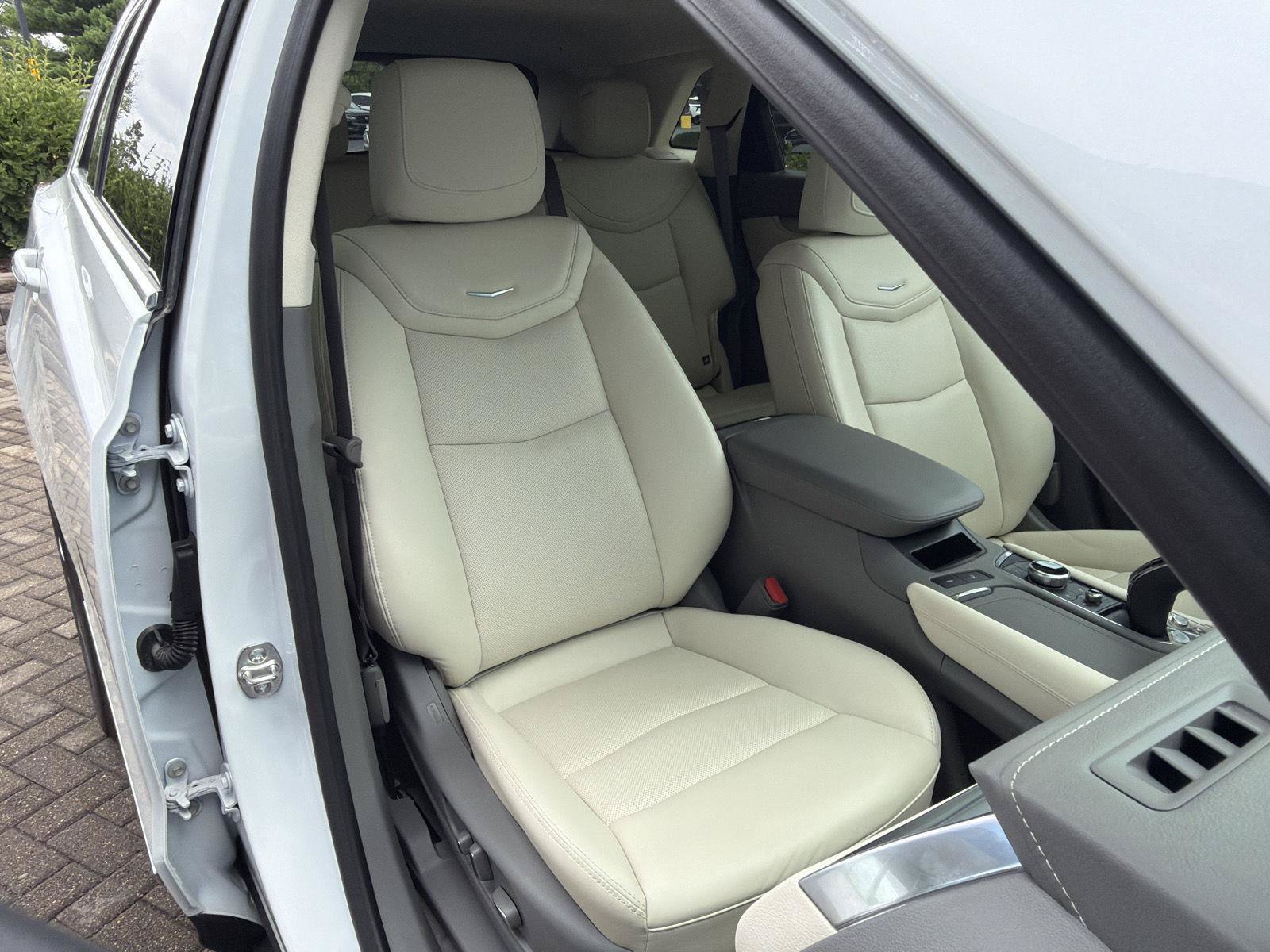 Used 2025 Cadillac XT5 Premium Luxury AWD/4WD image 38