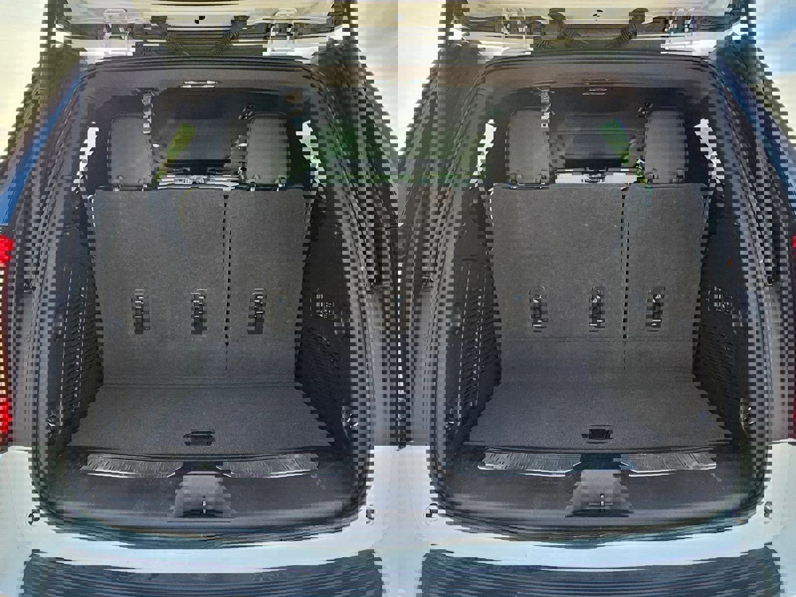 Used 2023 GMC Yukon Denali image 48