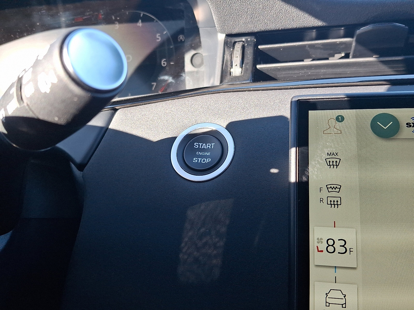 Used 2025 Land Rover Range Rover Evoque Dynamic SE image 23