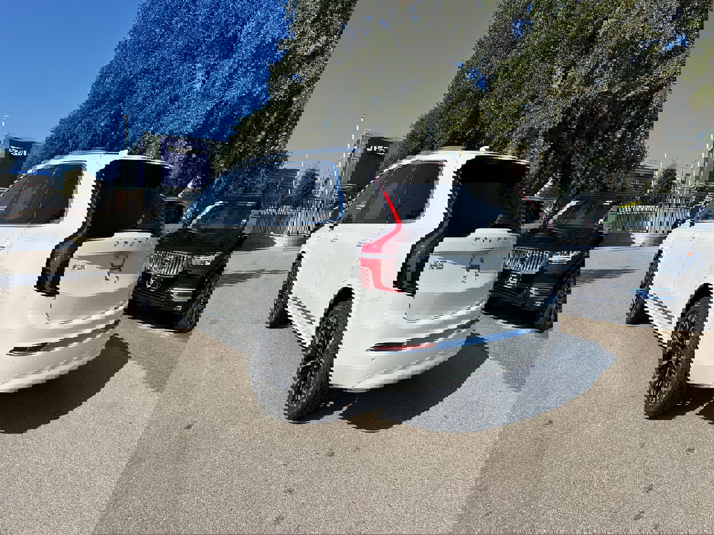 New 2026 Volvo XC90 T8 Plus image 4