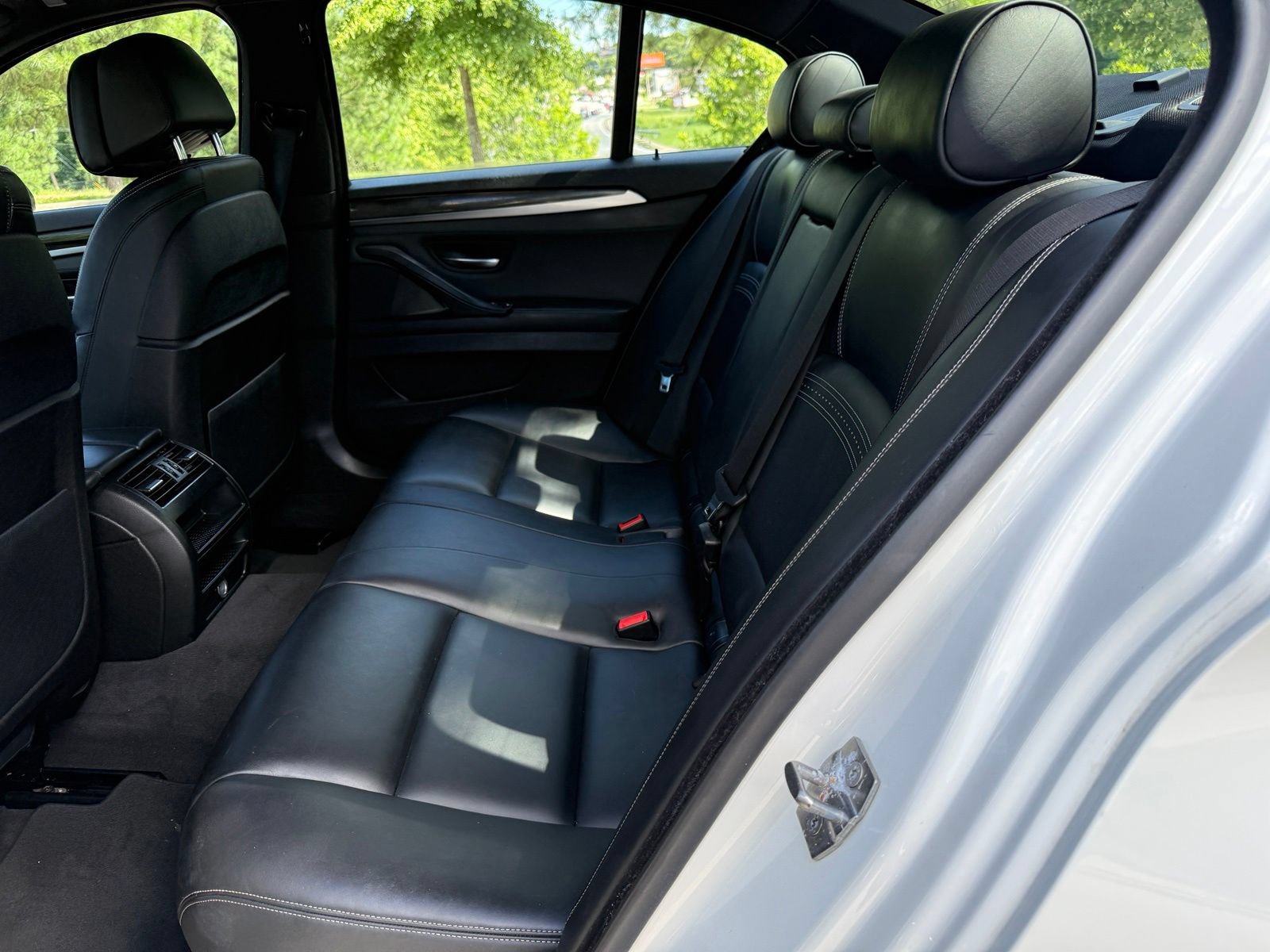 Used 2015 BMW 550i Sedan RWD image 40