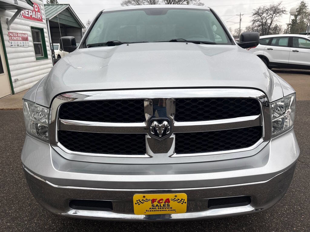 Used 2017 RAM 1500 Classic SLT AWD/4WD image 3
