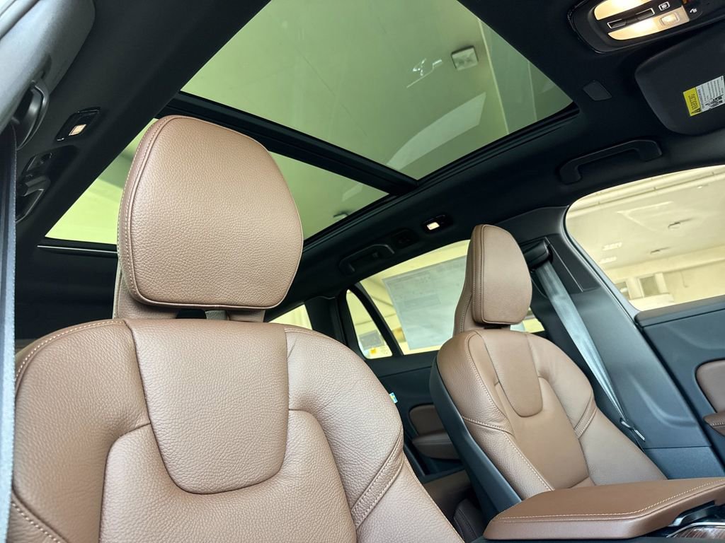 New 2026 Volvo V60 B5 Cross Country Plus w/ Climate Package image 16