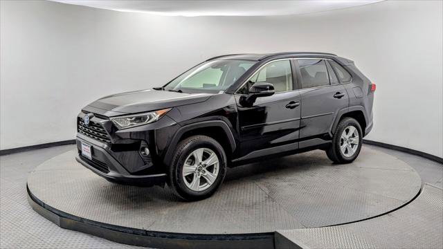 Used 2019 Toyota RAV4 XLE w/ Convenience Package image 2