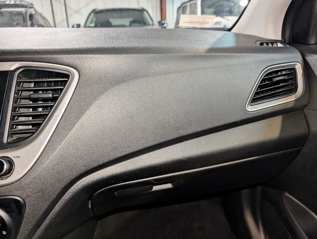 Used 2020 Hyundai Accent SE image 34