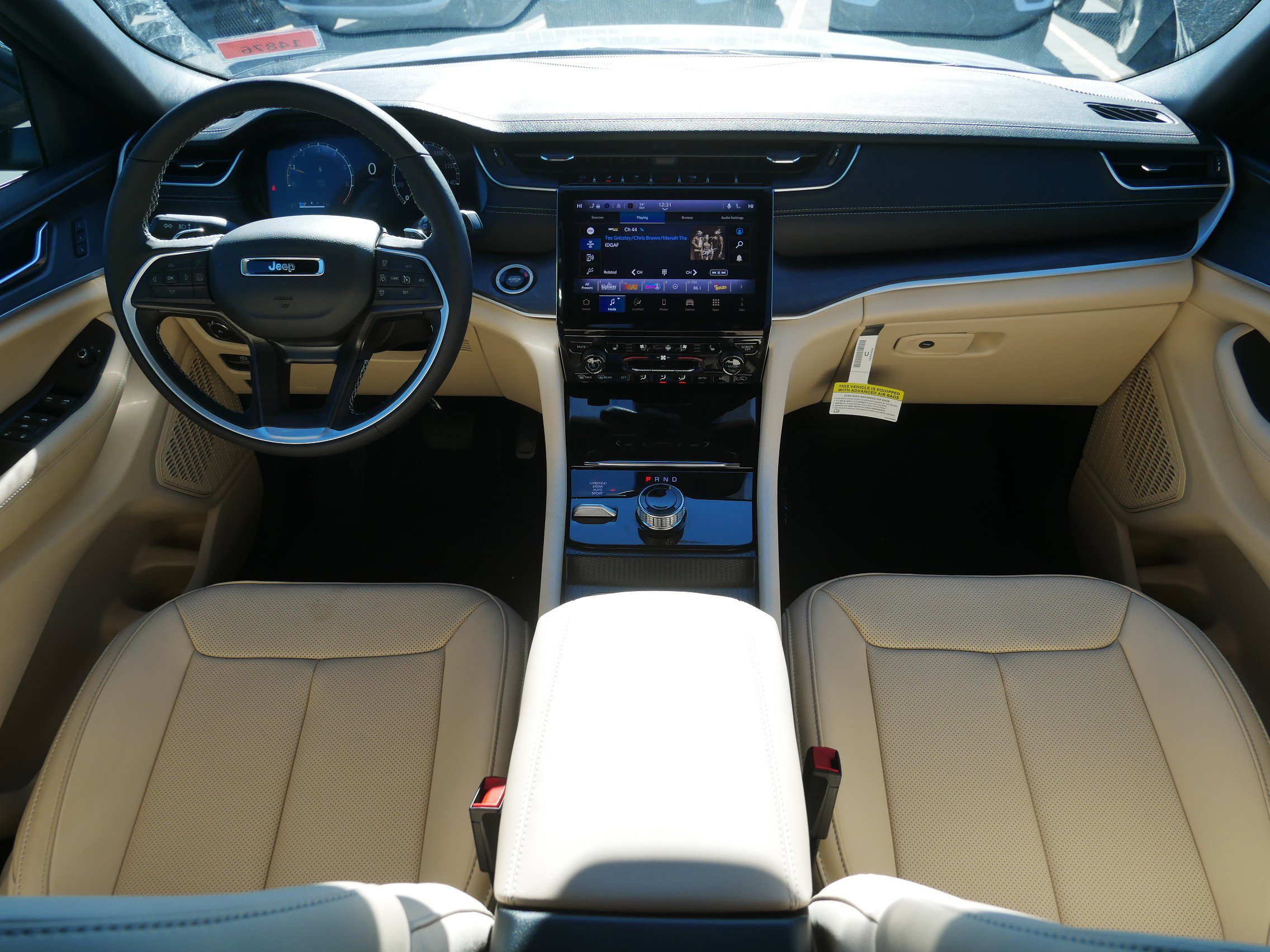 New 2025 Jeep Grand Cherokee Limited w/ Luxury Tech Group II image 9