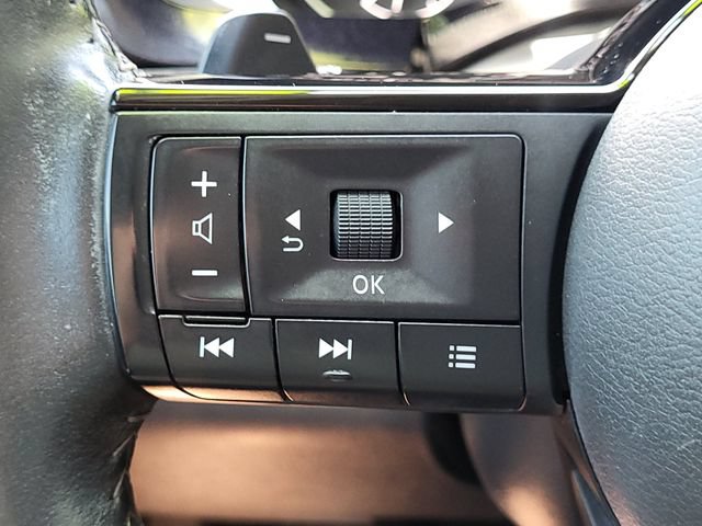 Used 2022 Nissan Pathfinder SL w/ SL Black Package FWD image 12