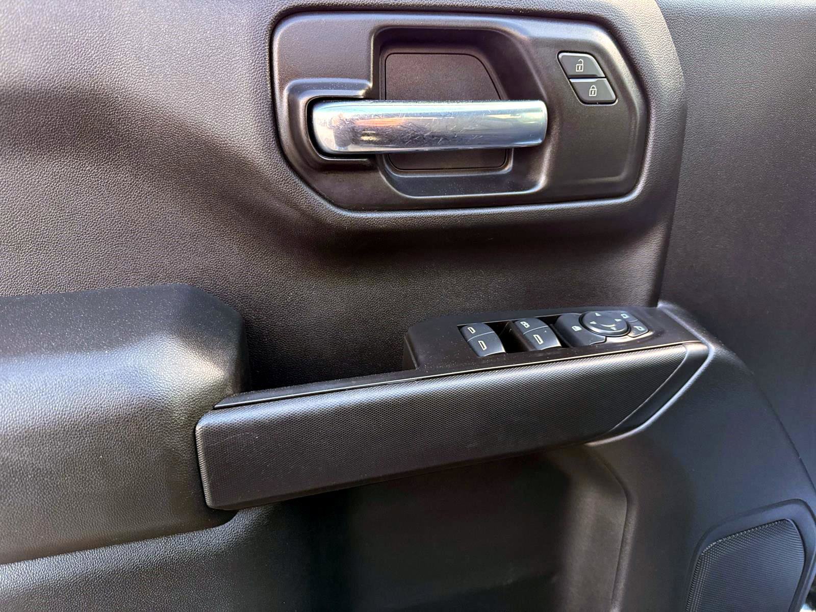 Used 2020 Chevrolet Silverado 1500 Custom w/ Custom Value Package image 14