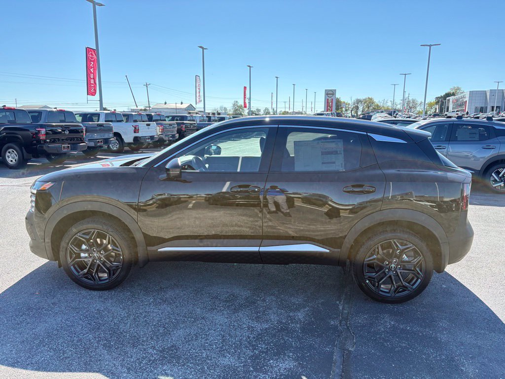 New 2027 Nissan Kicks SR FWD image 5
