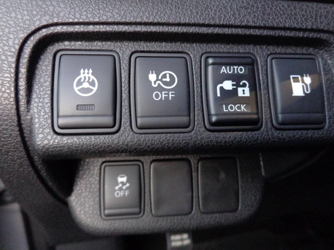 Used 2017 Nissan Leaf SL w/ Protection Package image 19