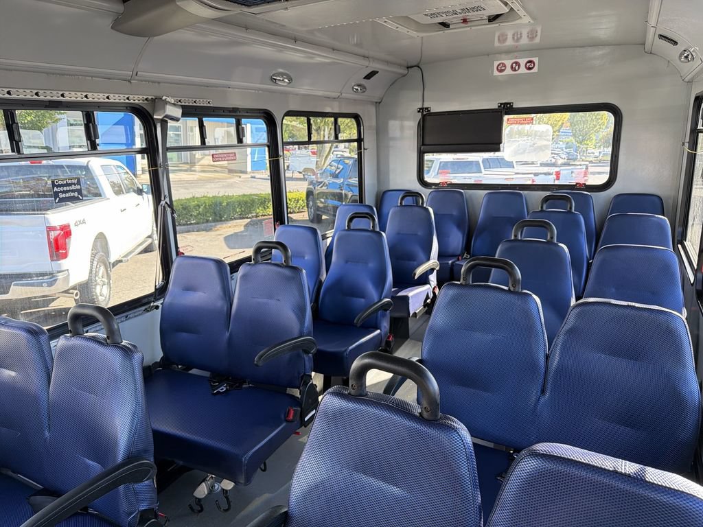 Used 2020 Chevrolet Express 4500 w/ Shuttle Bus Package RWD image 22