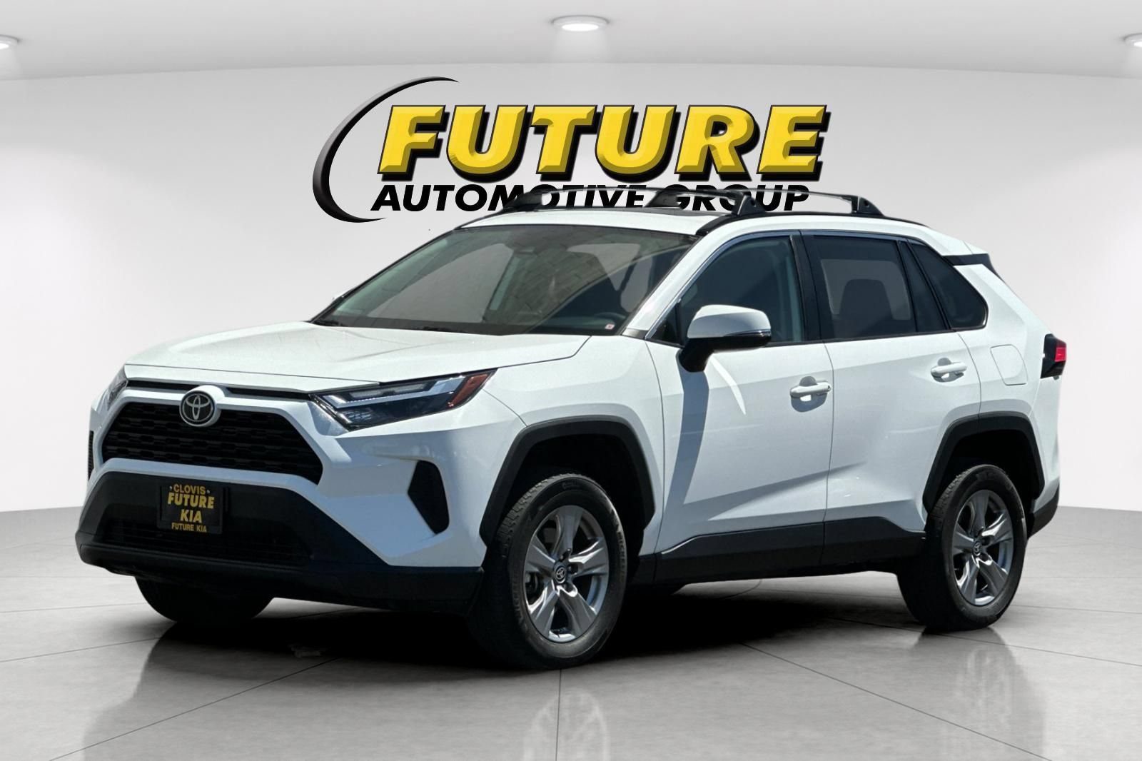 Used 2024 Toyota RAV4 XLE w/ Convenience Package FWD image 8
