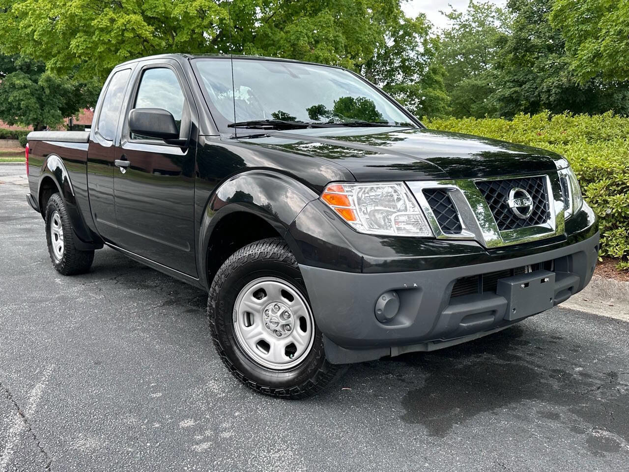 Used 2017 Nissan Frontier S RWD image 2