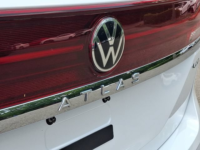 Used 2024 Volkswagen Atlas SEL Premium R-Line AWD/4WD image 34