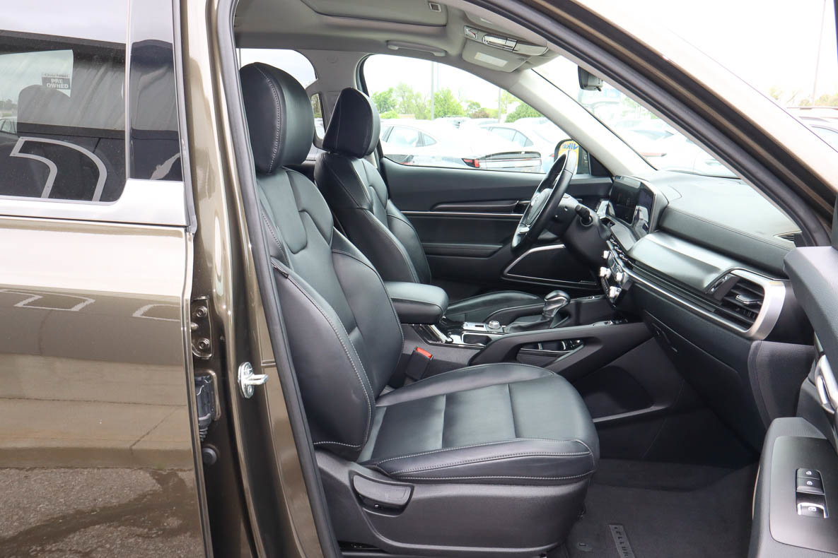 Used 2025 Kia Telluride S FWD image 28