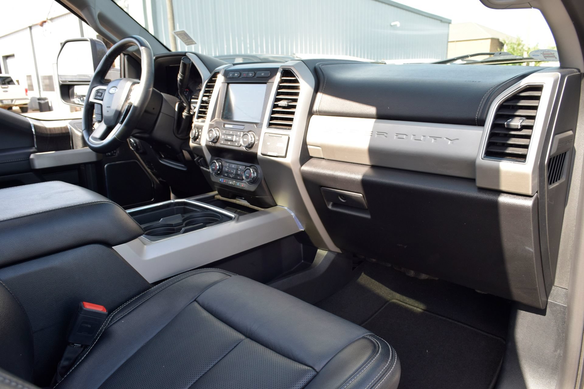 Used 2021 Ford F250 Lariat w/ Lariat Ultimate Package AWD/4WD image 23