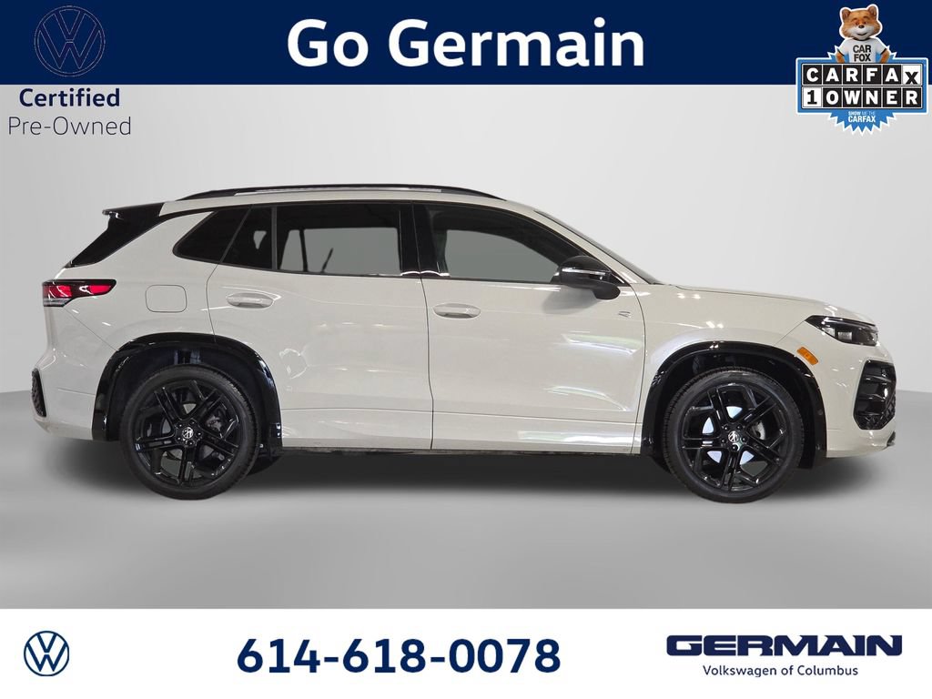 Certified 2025 Volkswagen Tiguan SE R-Line FWD image 6