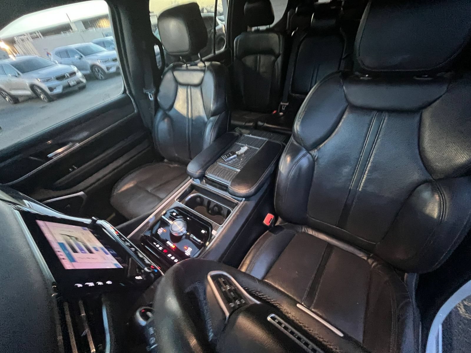 Used 2022 Jeep Wagoneer Series III AWD/4WD image 36