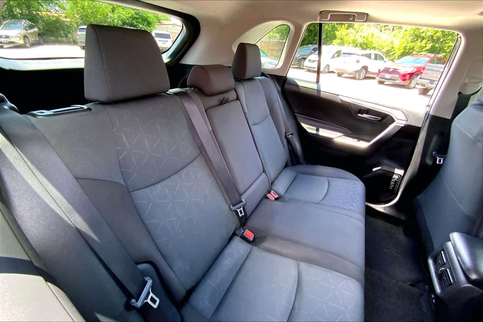 Used 2024 Toyota RAV4 XLE w/ Convenience Package FWD image 20