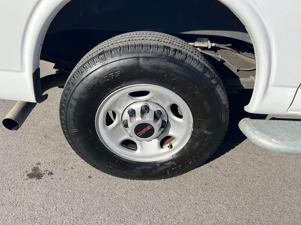 Used 2023 GMC Savana 2500 w/ Driver Convenience Package image 11