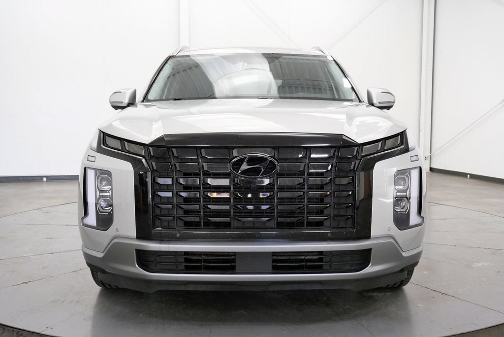 Used 2024 Hyundai Palisade Limited AWD/4WD image 2