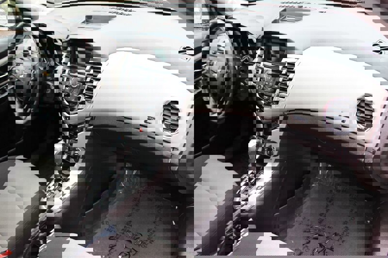 Used 2014 Chevrolet Cruze LS image 16