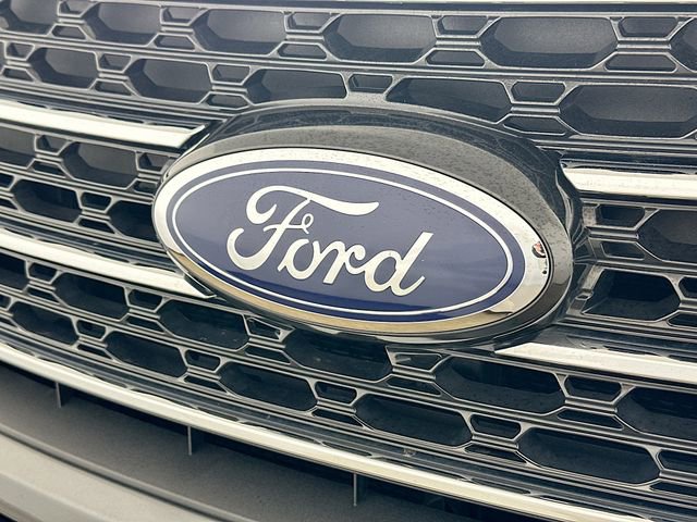 Used 2022 Ford Explorer XLT image 27