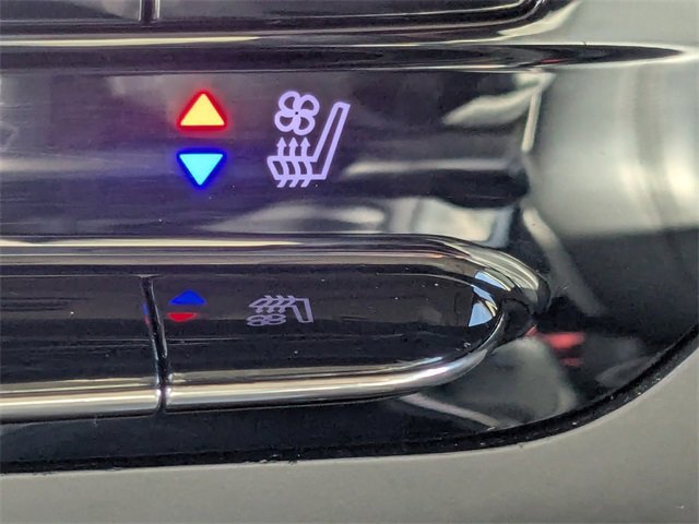 Used 2022 Buick Envision Avenir w/ Technology Package II image 22