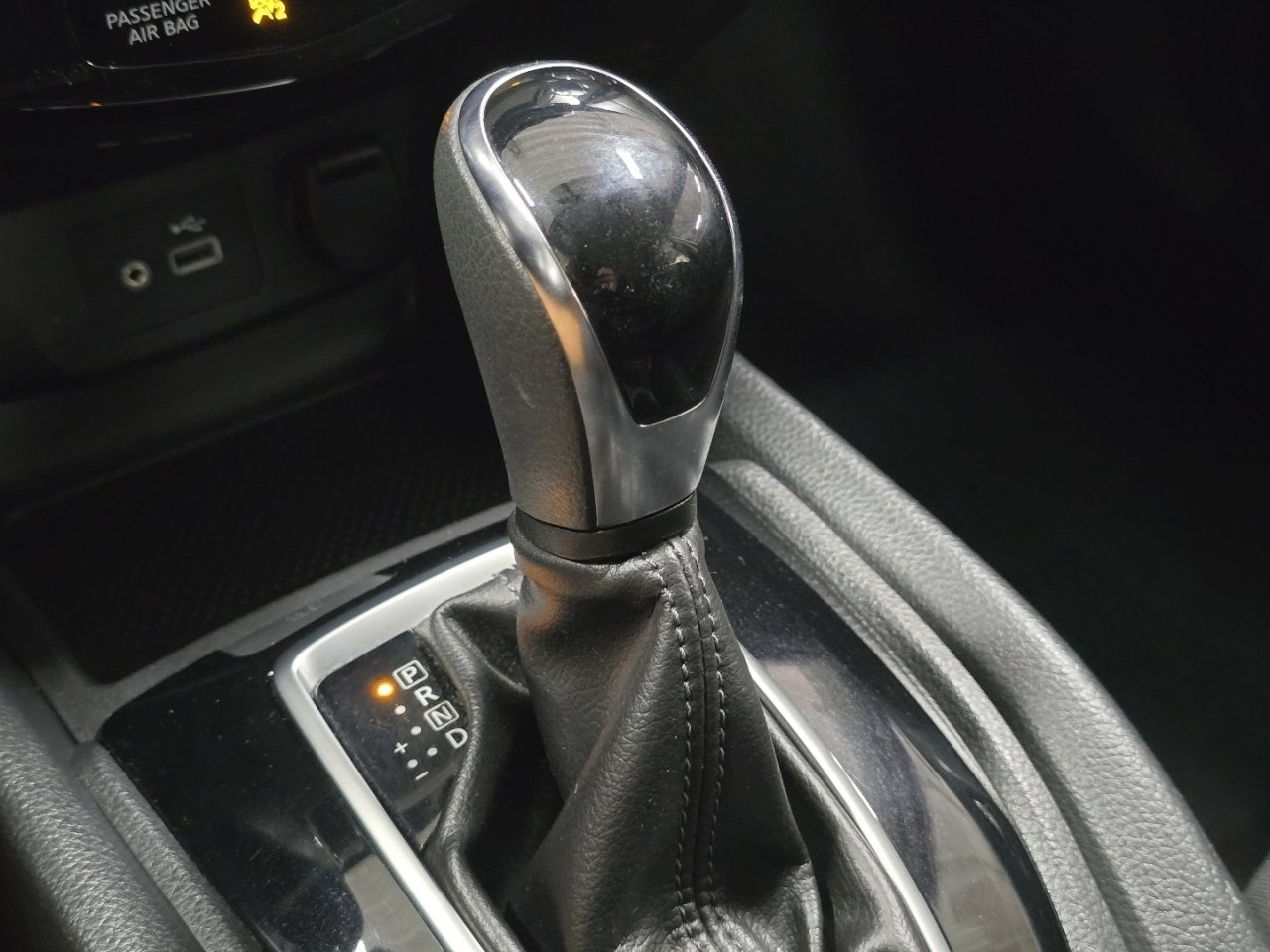 Used 2018 Nissan Rogue S image 27