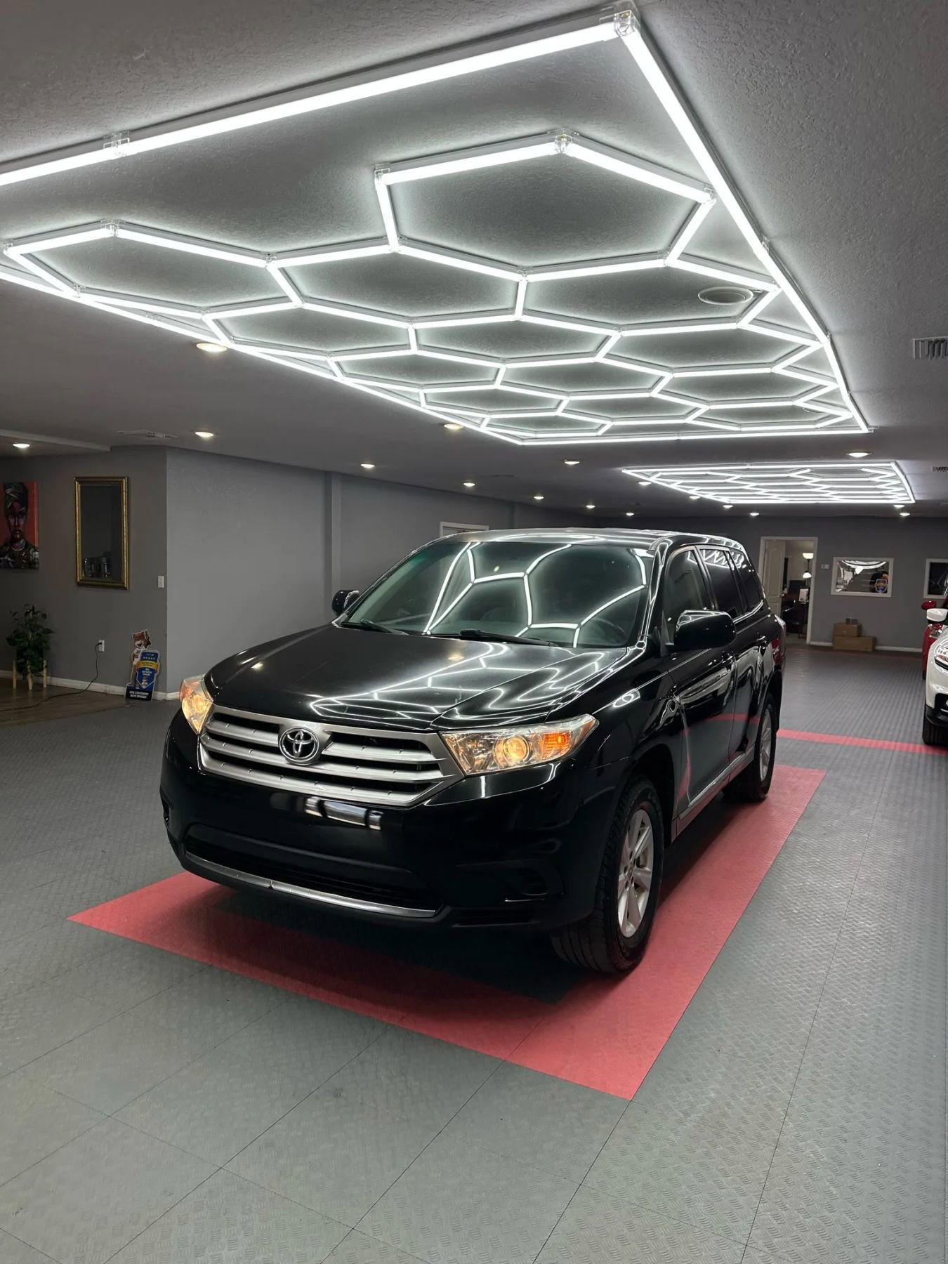 Used 2013 Toyota Highlander SE image 2