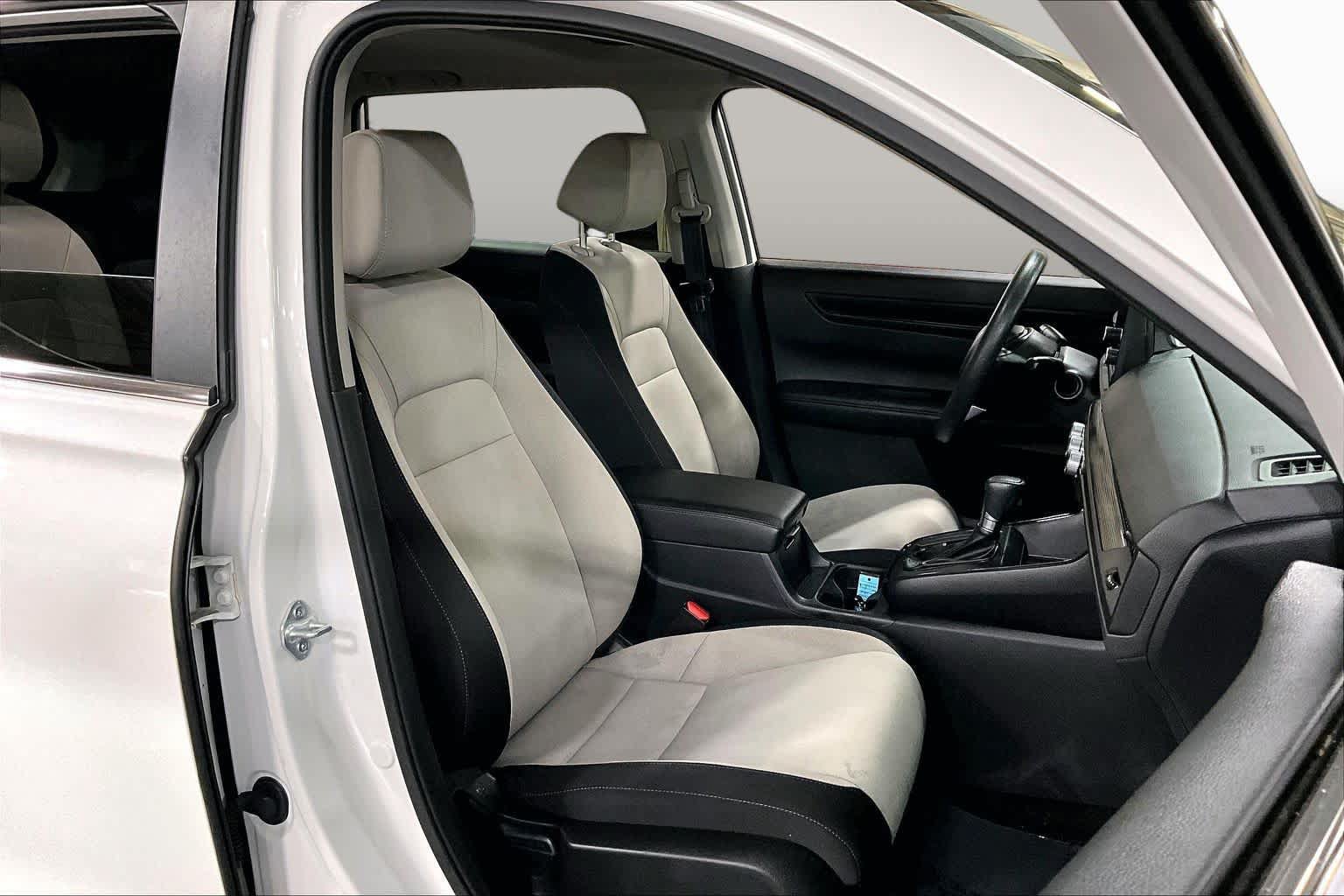 Used 2023 Honda CR-V EX image 9