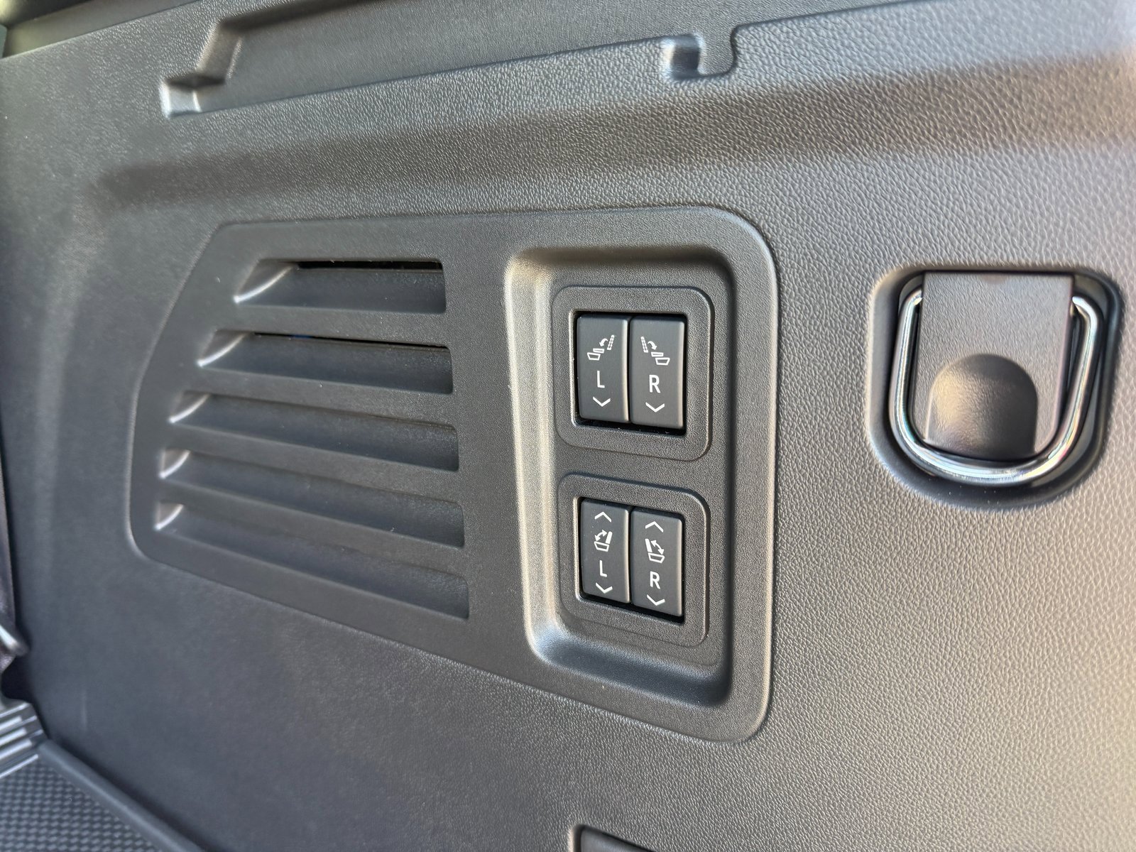 New 2026 Chevrolet Traverse High Country w/ LPO, Floor Liner Package image 11