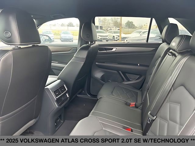 Used 2025 Volkswagen Atlas Cross Sport SE image 16