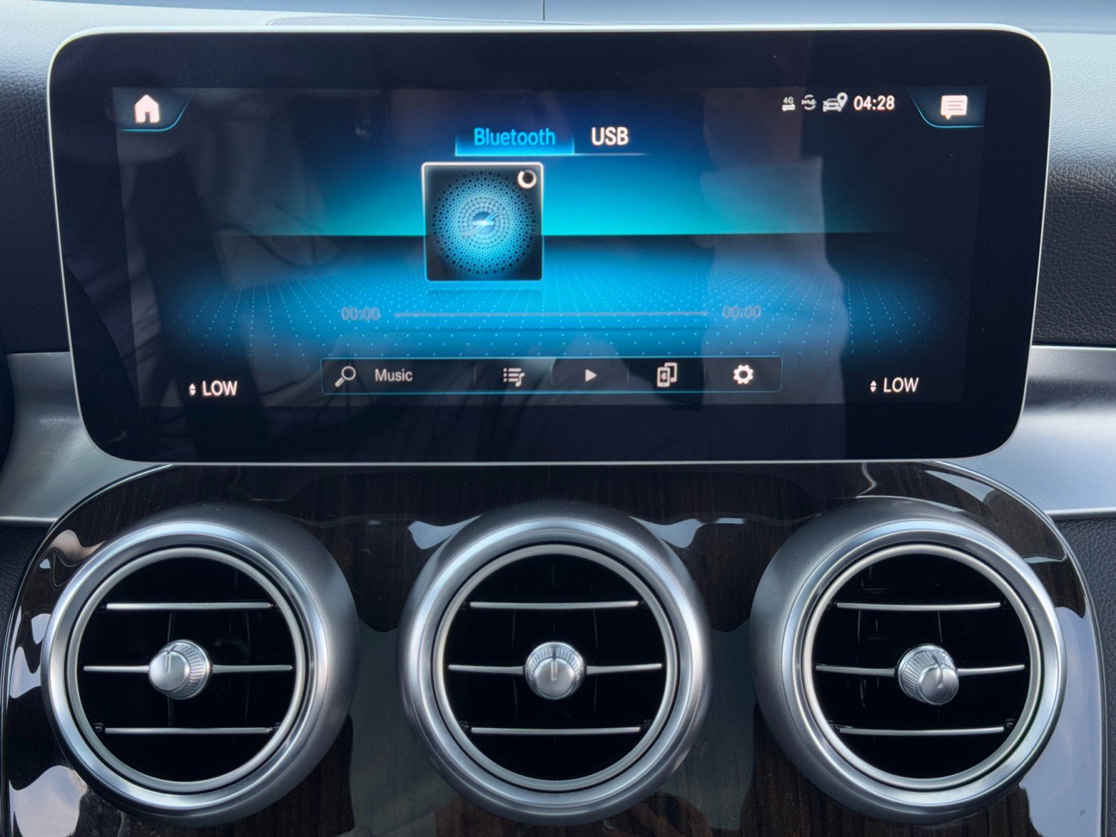 Used 2020 Mercedes-Benz GLC 350e 4MATIC image 27