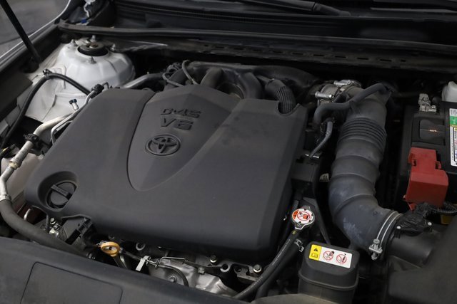 Used 2021 Toyota Avalon XLE w/ Carpet Mat Package (TMS) image 9