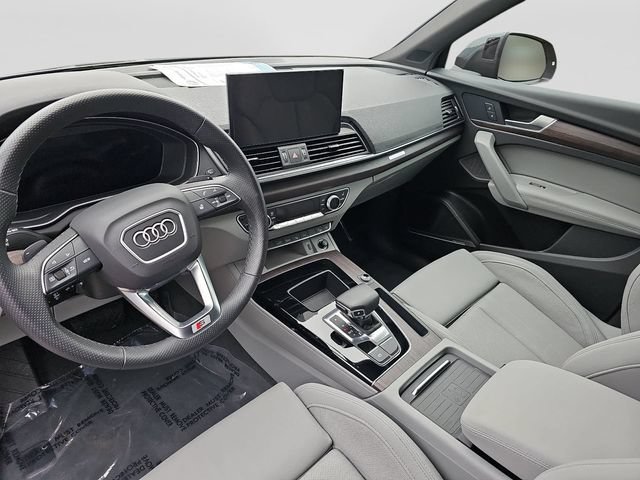 Used 2024 Audi Q5 e Prestige w/ Prestige Package AWD/4WD image 12