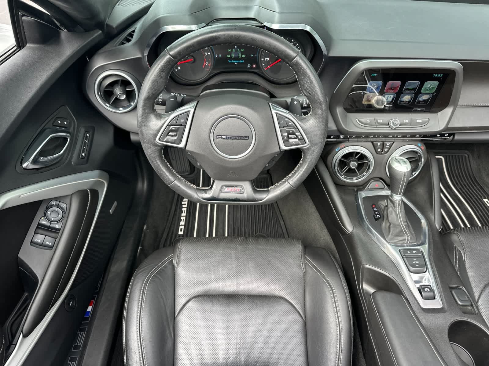 Used 2016 Chevrolet Camaro SS RWD image 17