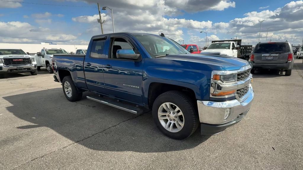 Used 2019 Chevrolet Silverado 1500 LT w/ All Star Edition image 2