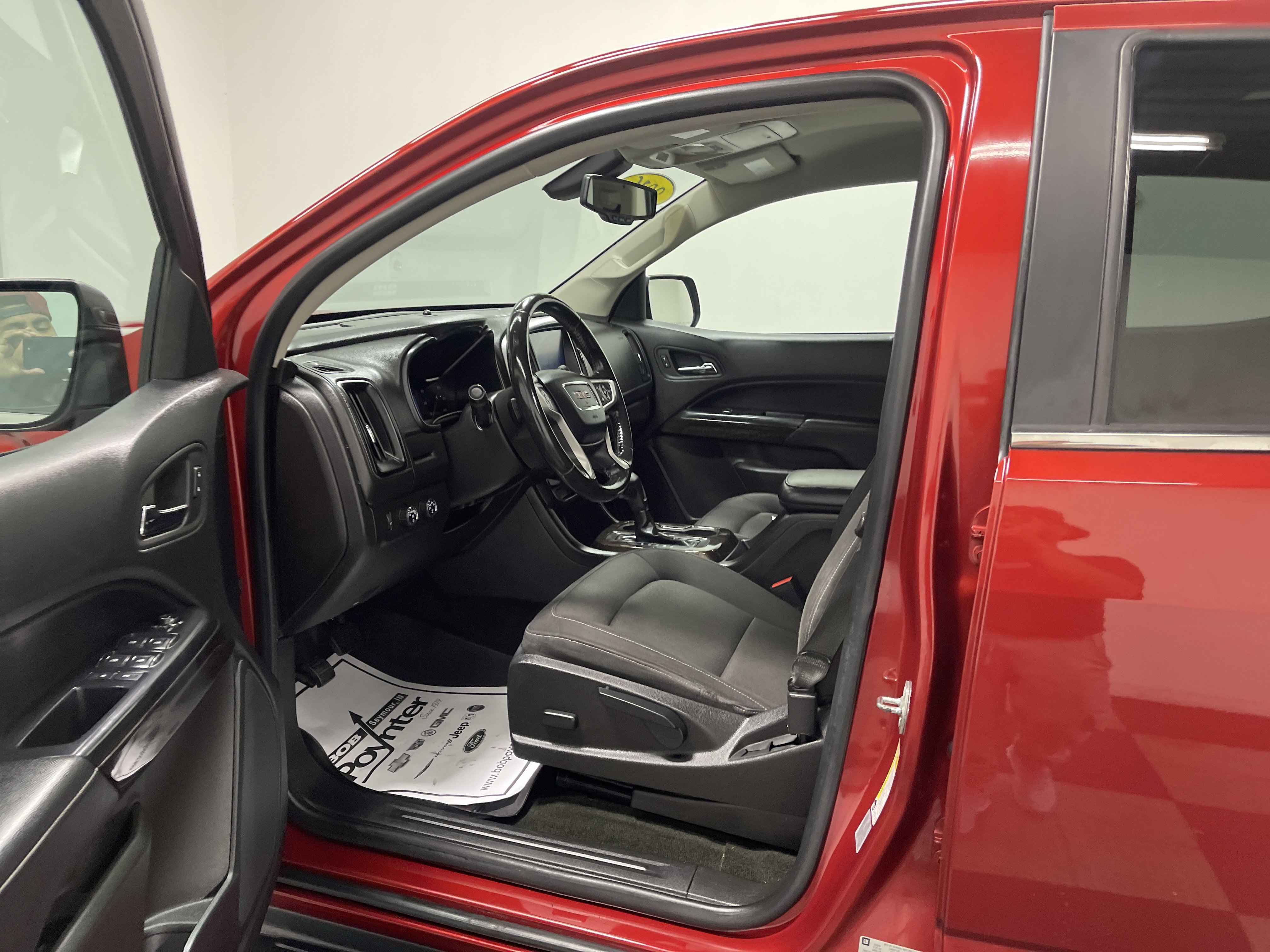 Used 2016 GMC Canyon SLE w/ SLE Convenience Package image 9